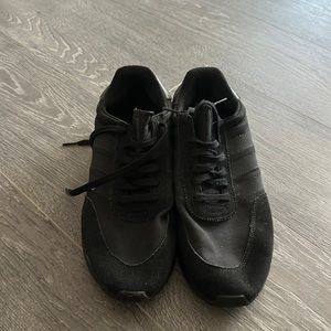 Mens black adidas size 11